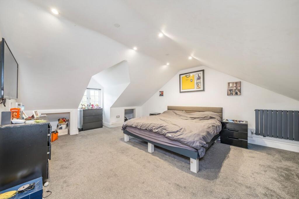House in London, Lee Terrace Estate, Blackheath - More