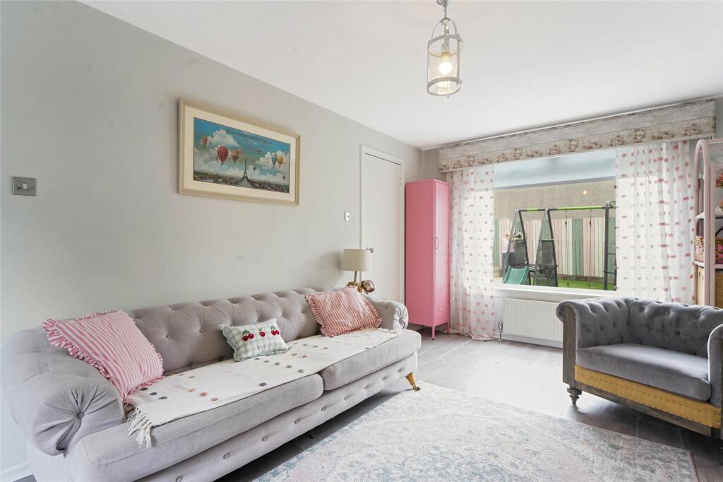 House in Cumbernauld, North Lanarkshire - View 5