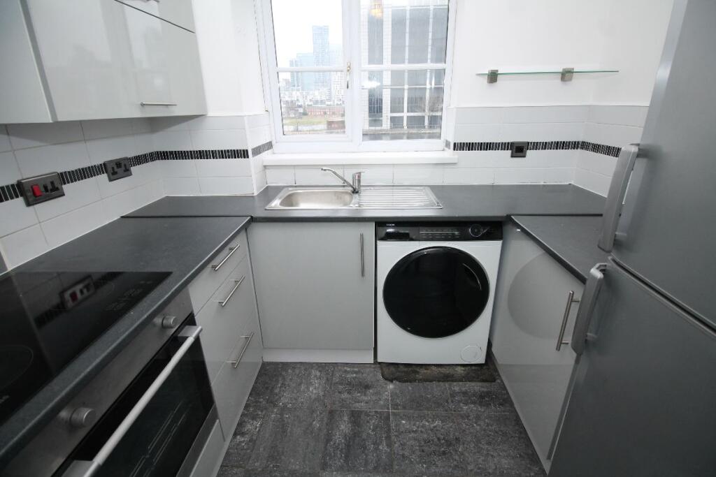 Apartment in London, Mill Quay, Isle of Dogs - View 3