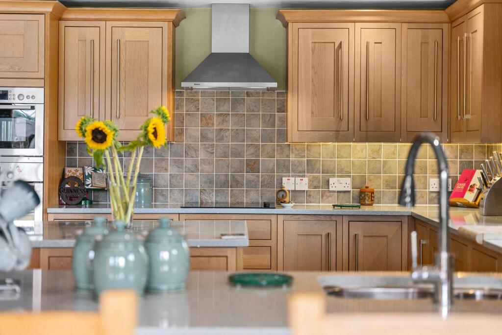 House in Worcester - View 5