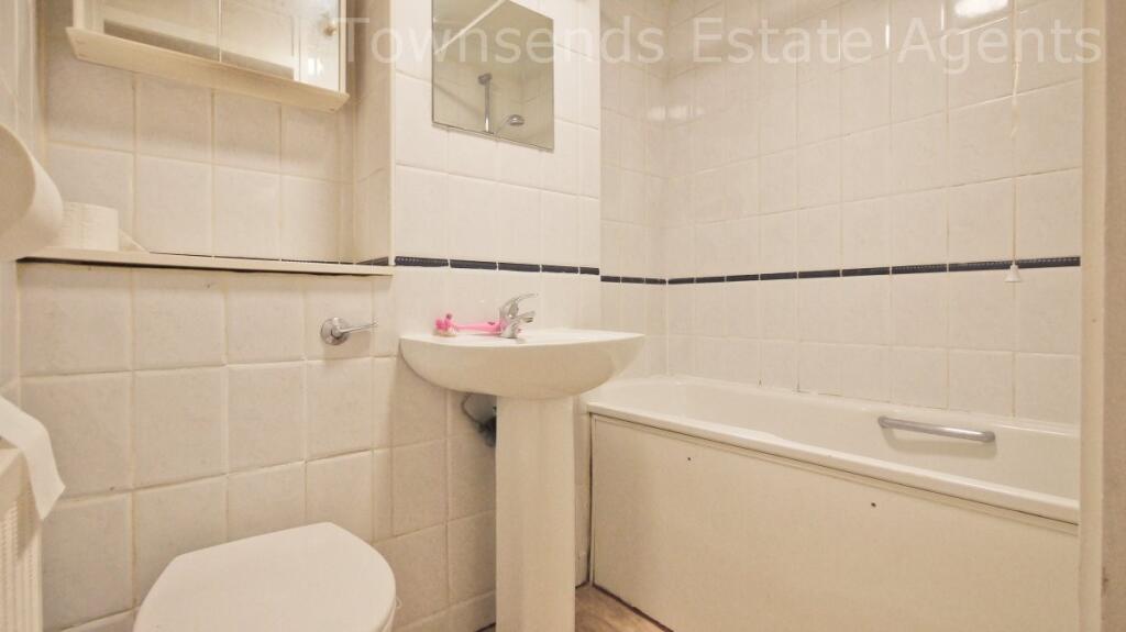 Apartment in Harrow - View 5