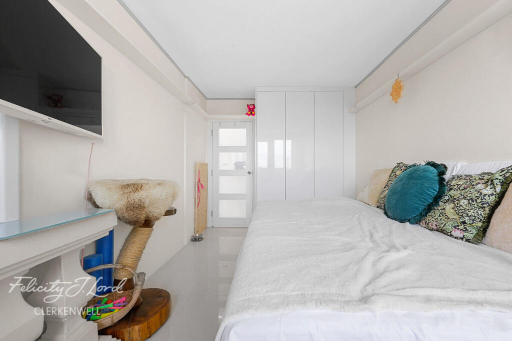 Main image of property: Skinner Street, London