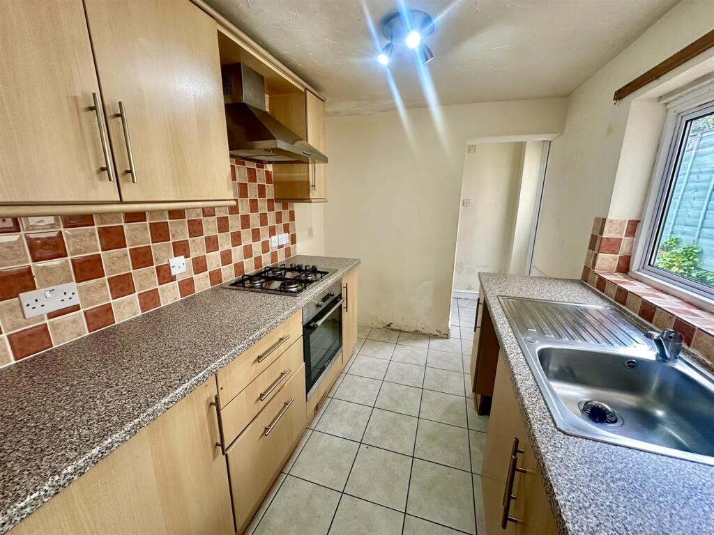 House in Gloucester - View 3