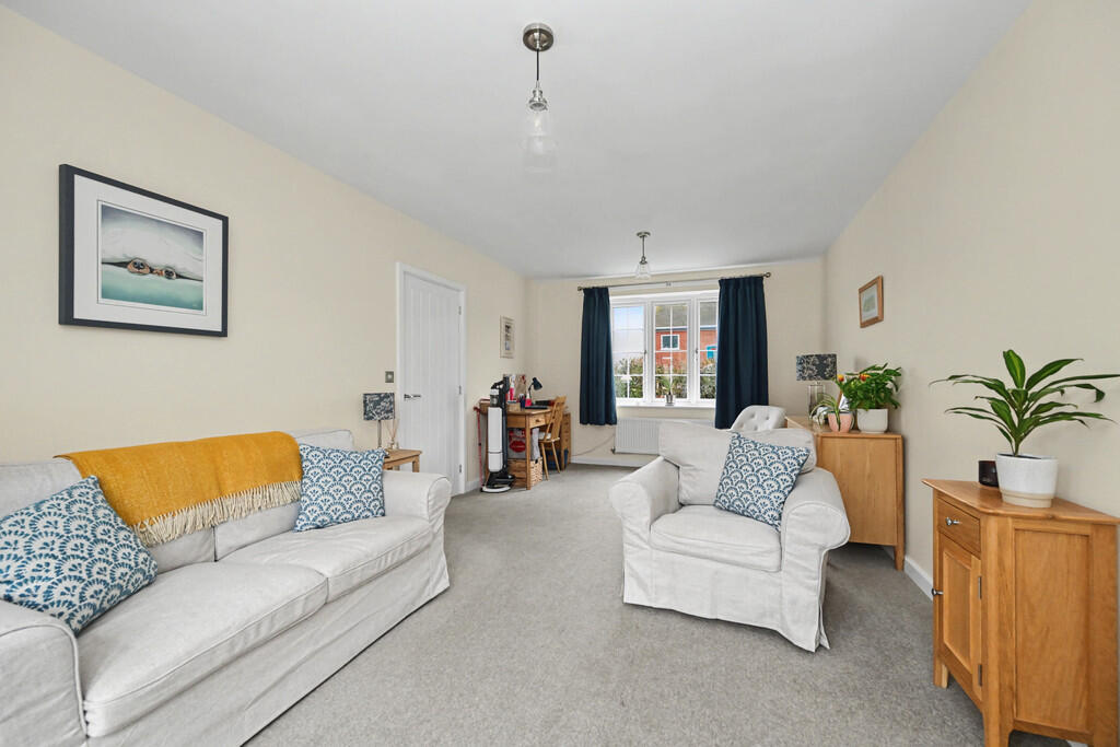 Priory Road, Wolston, Coventry photo 4