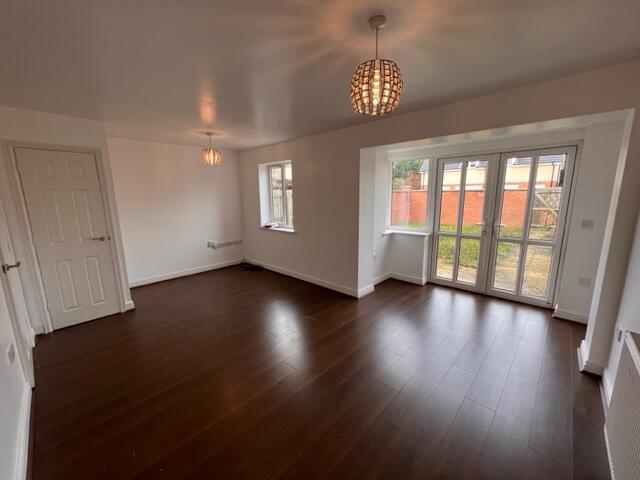 House in Huntingdonshire, Yaxley - More