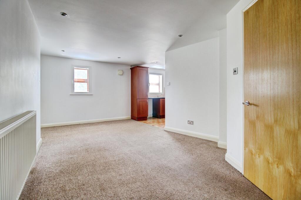 Apartment in Tamworth, Bolehall - More
