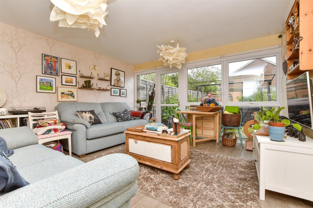 3-bed semi-detached on Carshalton Road, Banstead, Surrey, £425,000