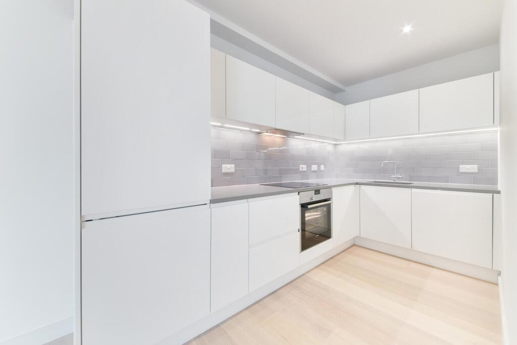 Main image of property: Liner House, Royal Wharf, London, E16
