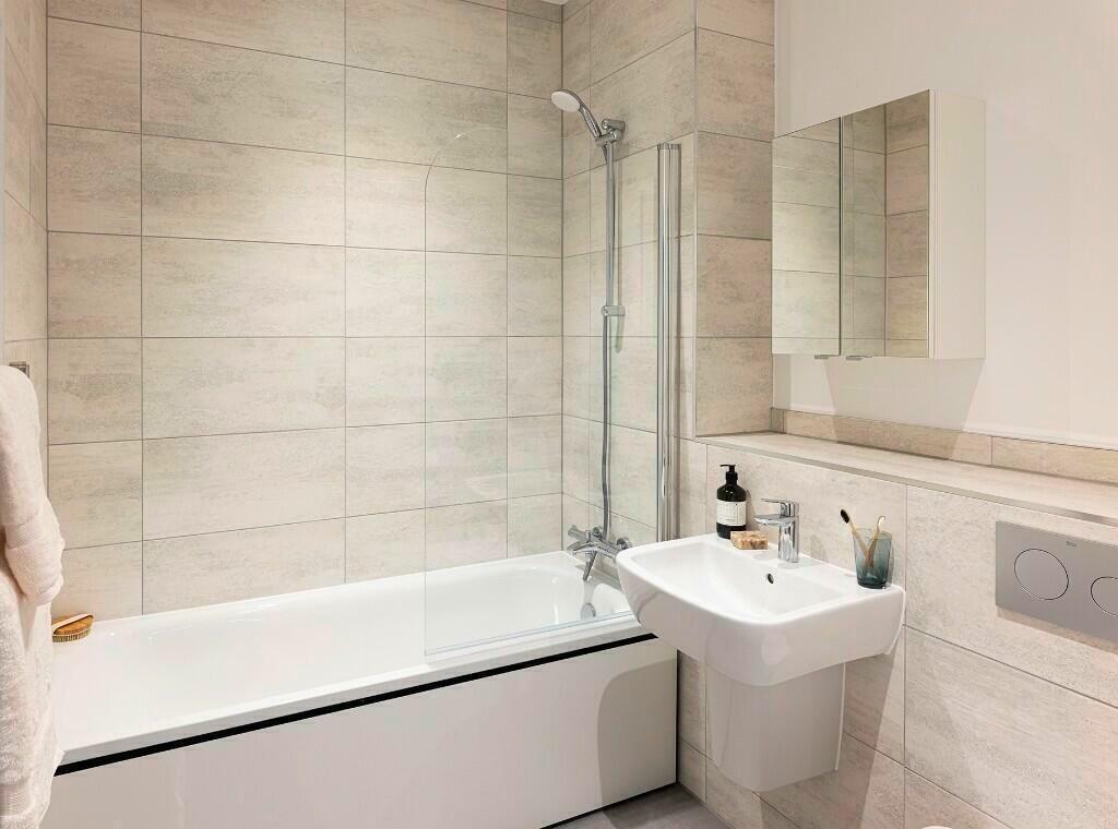 Main image of property: Flat 1109, The Almere, 353 Avebury Boulevard, Milton Keynes, Buckinghamshire, MK9