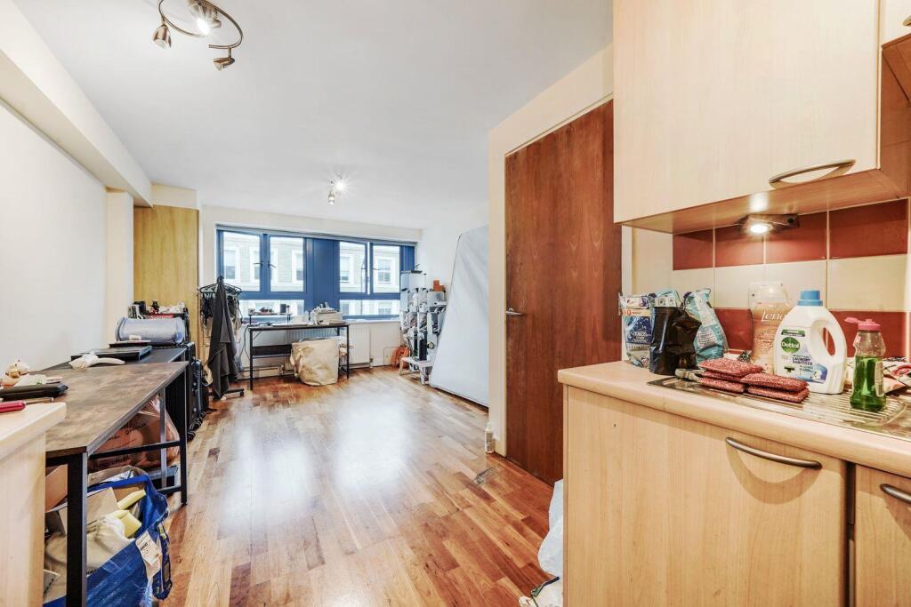 Apartment in London - View 2