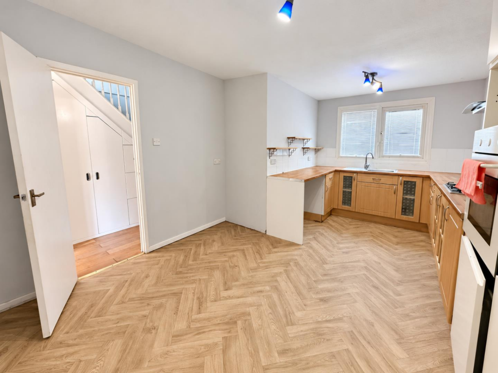 House in Northampton, West Northamptonshire - View 5