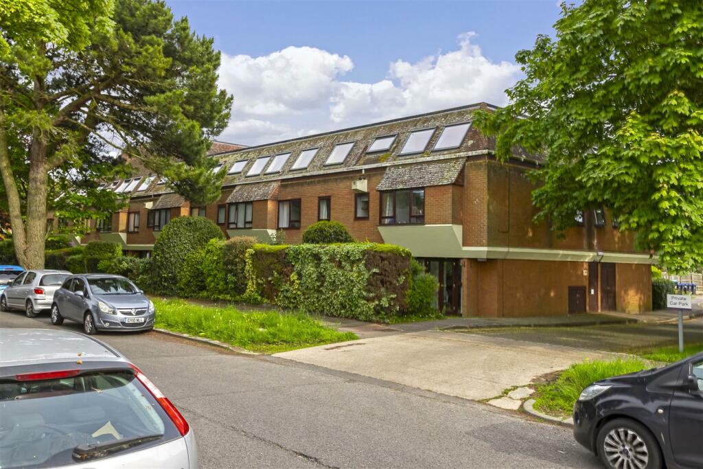 Main image of property: Rogate Road, Worthing, BN13 2EE