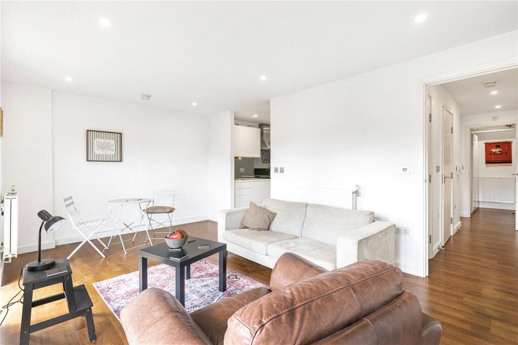 Apartment in London - More