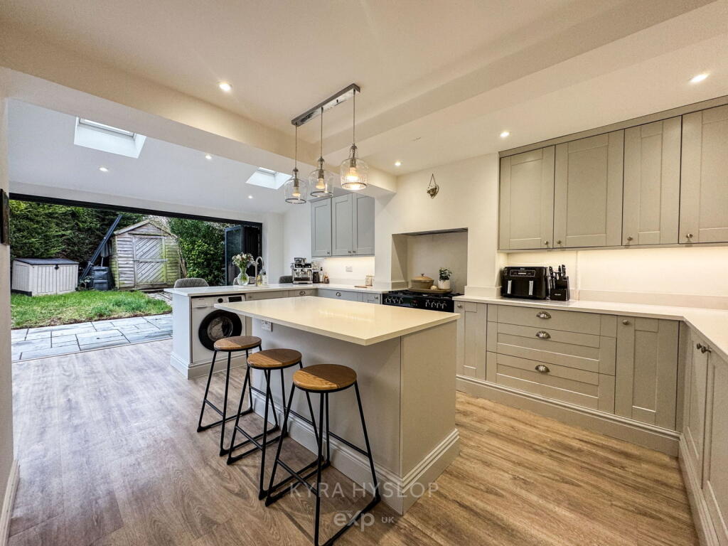 Hillyfield Road, Exeter, EX1 3NA photo 2