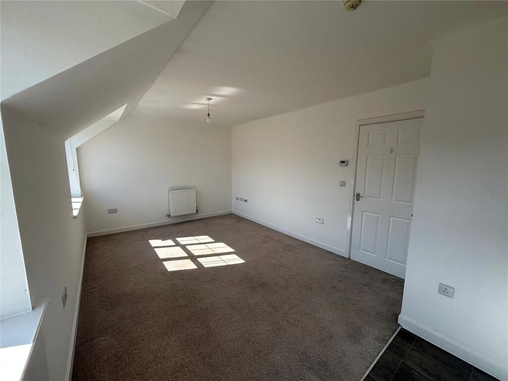 Apartment in Birmingham, West Midlands - View 4