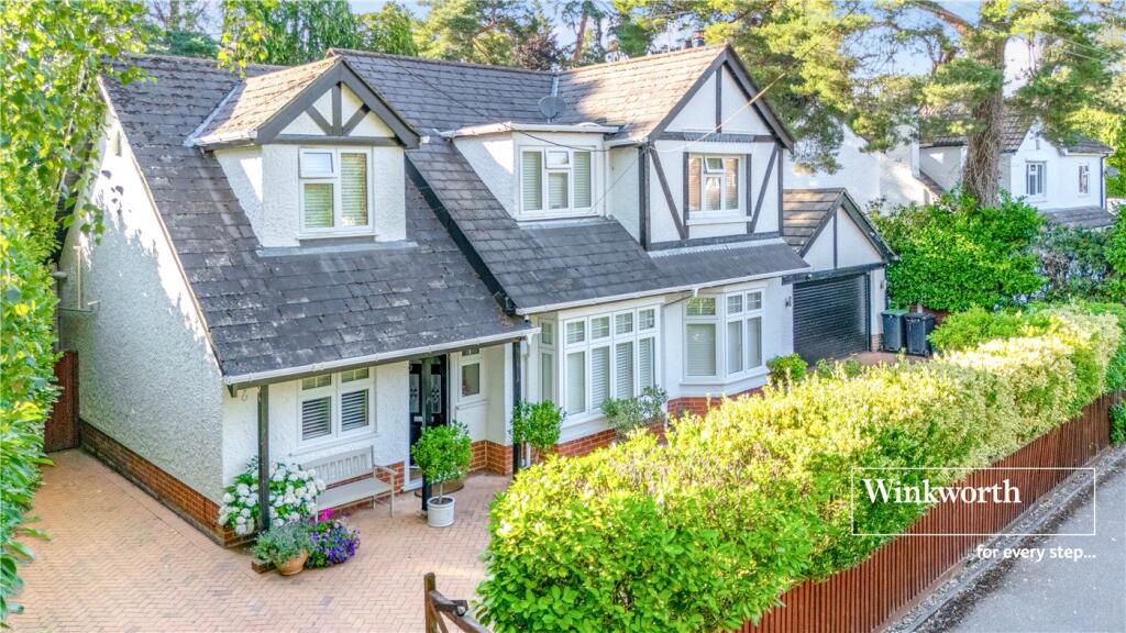Moorside Road, West Moors, Ferndown, BH22