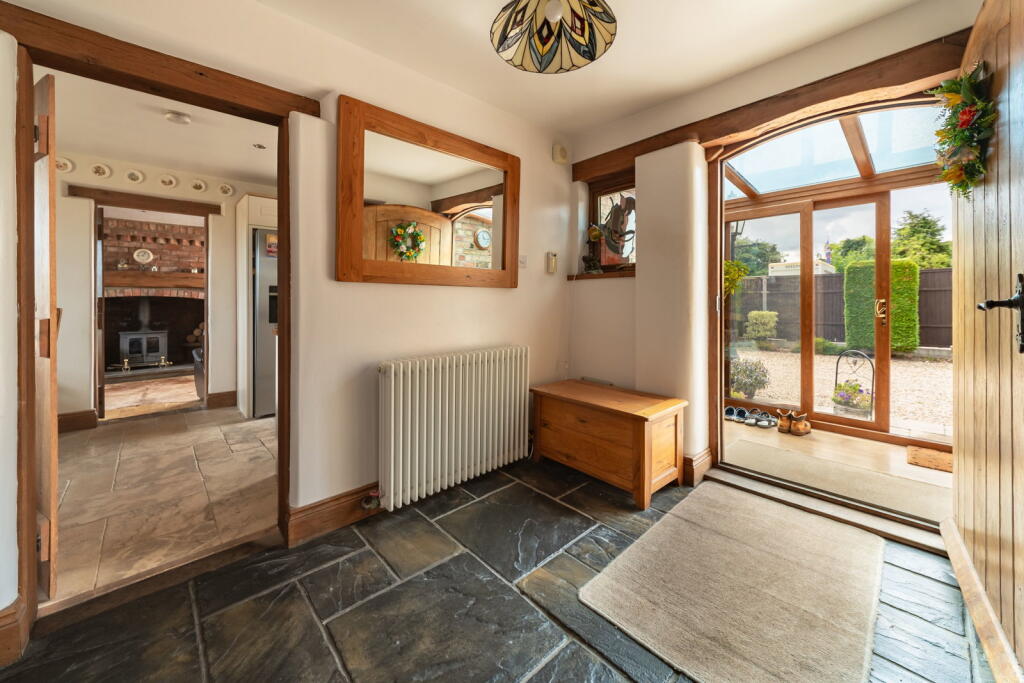 House in Lincoln - View 5