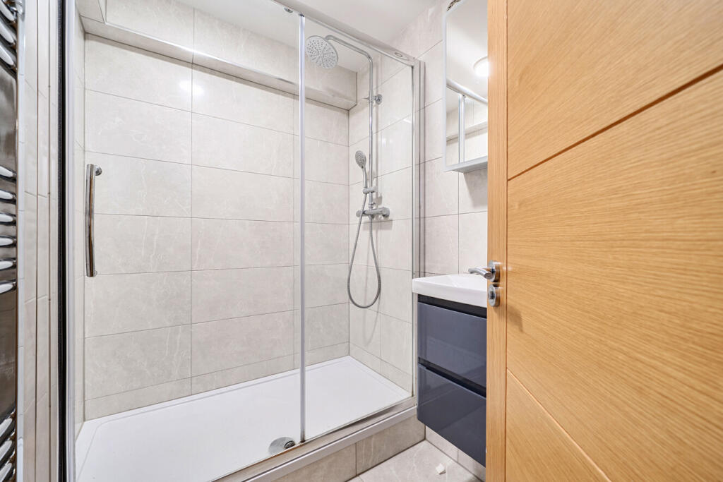 Apartment in London - View 5
