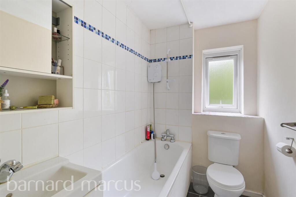 Apartment in London, Ollgar Close Estate, Shepherd's Bush - View 5