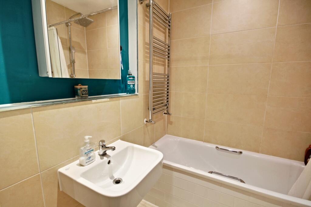 Apartment in London - More