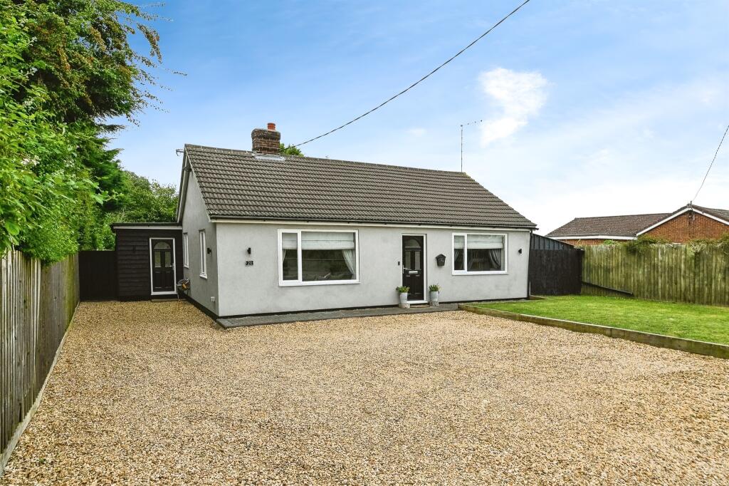 3-bed bungalow on Jubilee Lane, Marshland St. James, Wisbech, £425,000