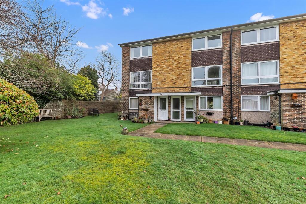 Main image of property: Cotswold Court,,Horsham