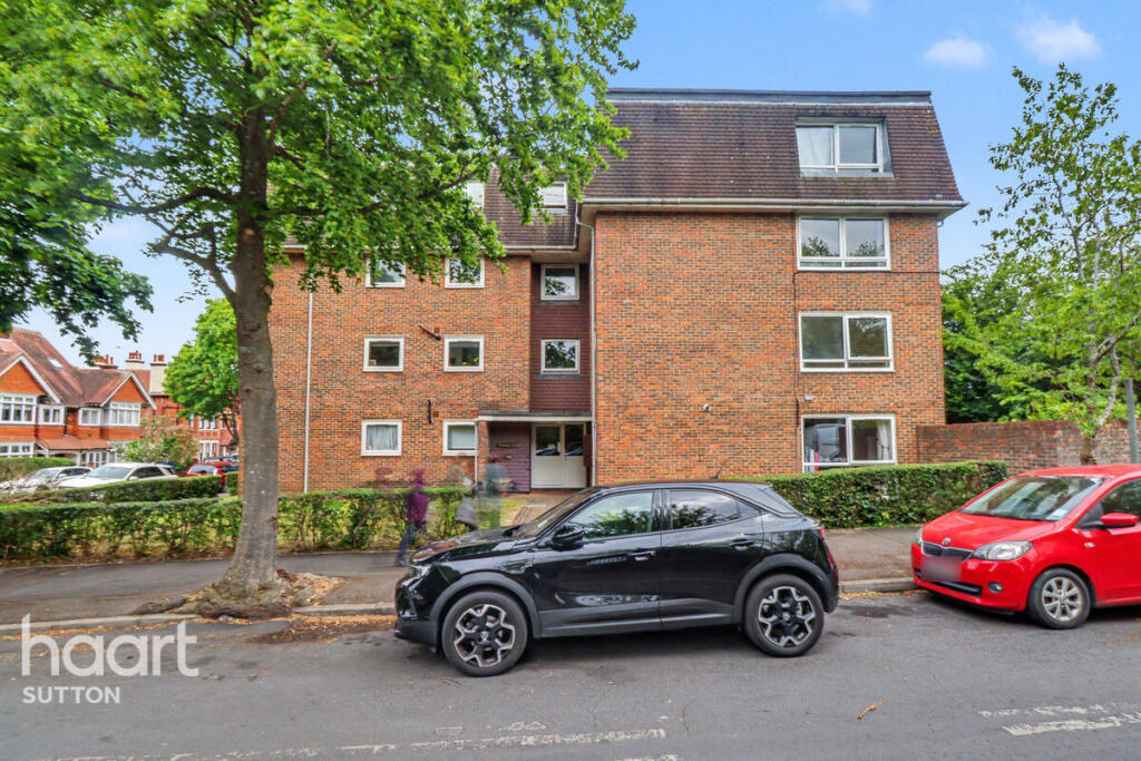 Main image of property: 17a Devonshire Road, Sutton