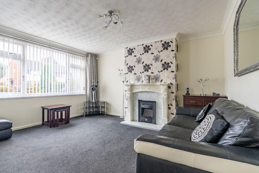 Fairgreen Road, Caddington, Luton, Bedfordshire, LU1 photo 2