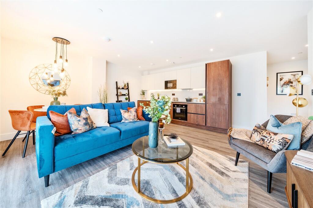 Main image of property: Chapters, Station Road, Gerrards Cross