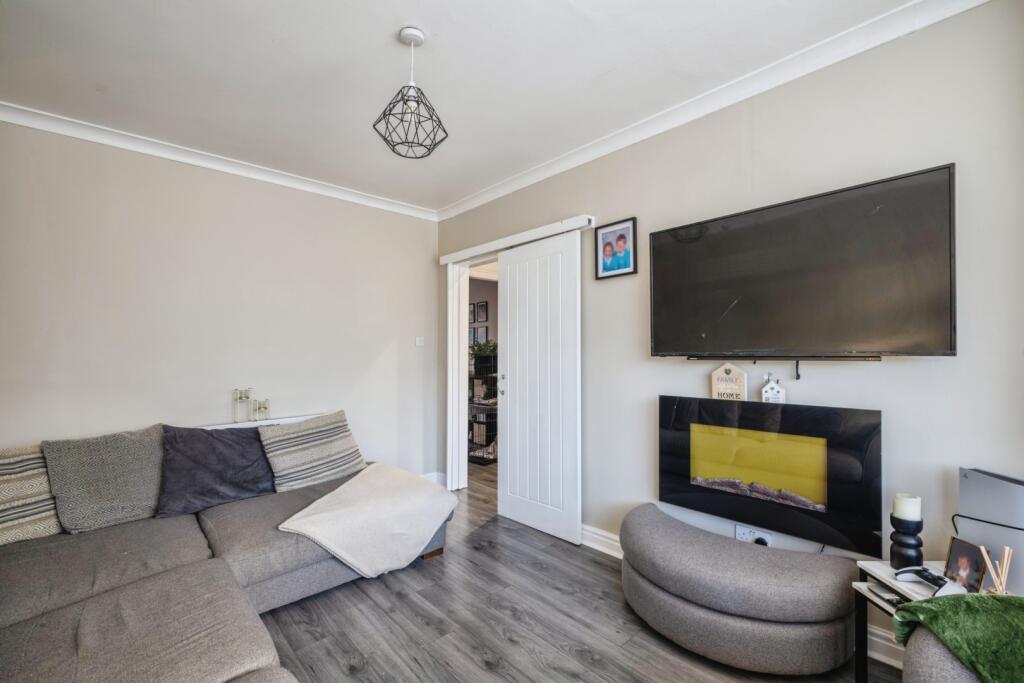 House in Hull, Kingston upon Hull - View 3