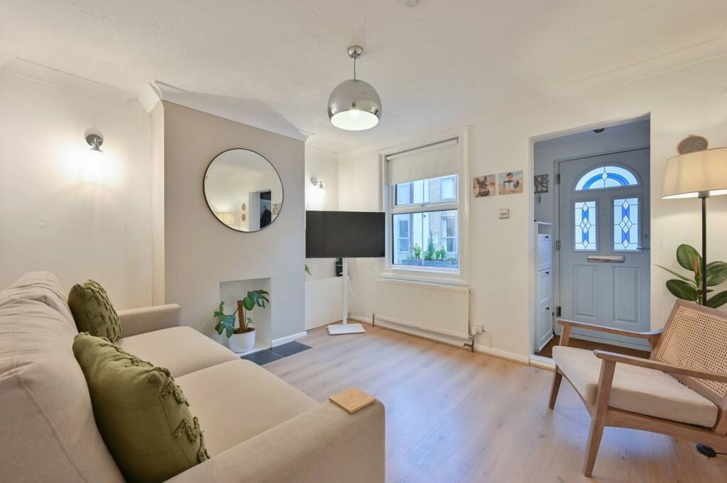 Main image of property: Cotterells, Hemel Hempstead, HP1