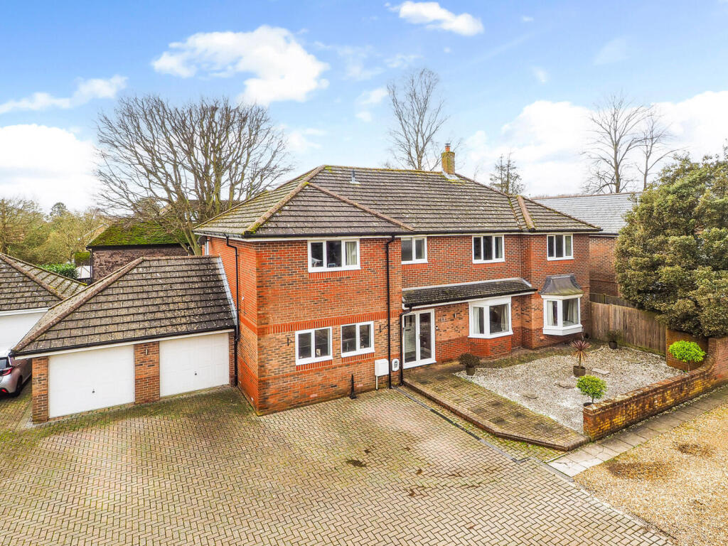 5-bed detached on Locks Road, Locks Heath, £995,000