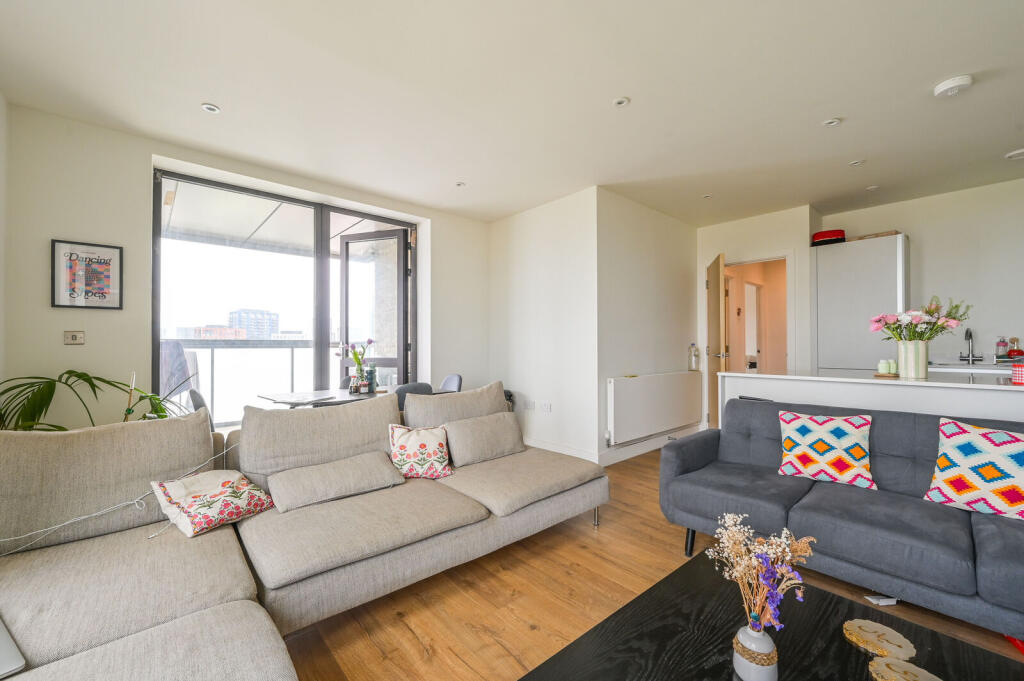 New Village Avenue, Docklands, London, E14 - View 5