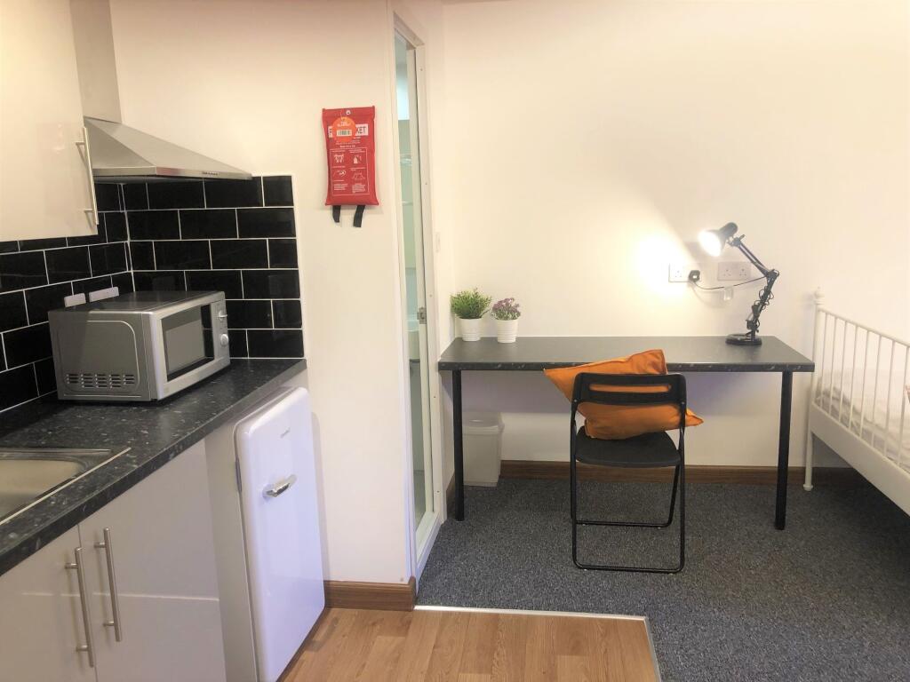 Studio flat for rent