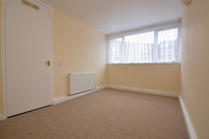 Apartment in Slough - View 4