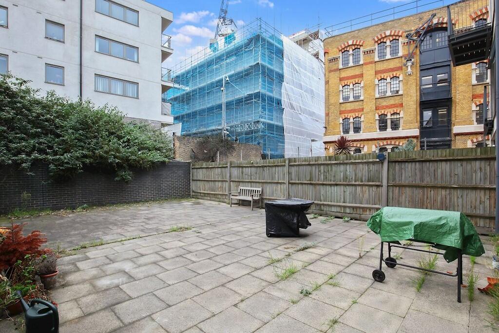 Apartment in London - More