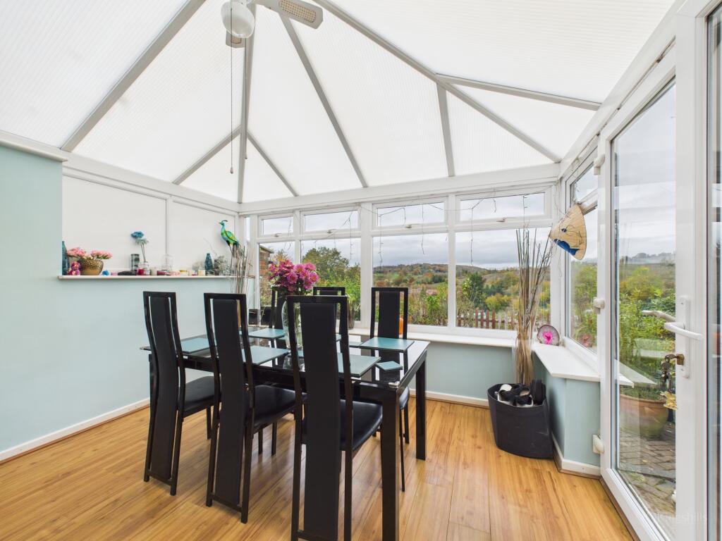 4, Durley Hollow, High Wycombe, Buckinghamshire, HP13 5BY photo 4