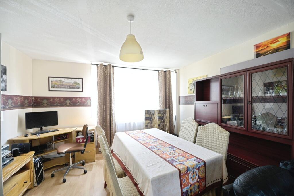 House in Dagenham - View 4