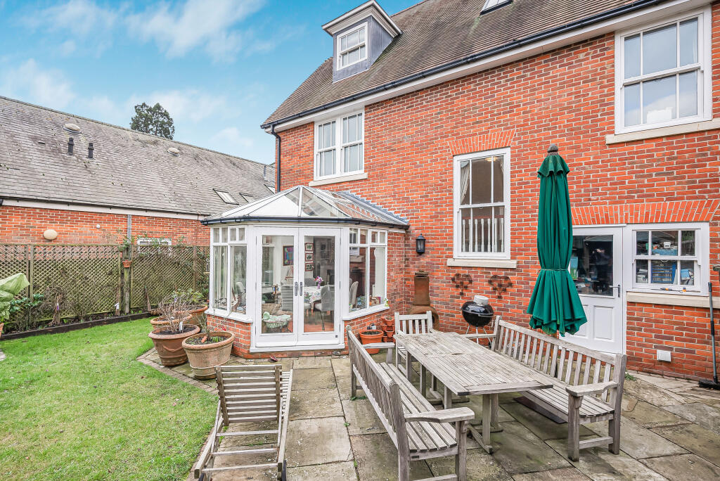 Additional image 17 of Miller Close, Redbourn, AL3