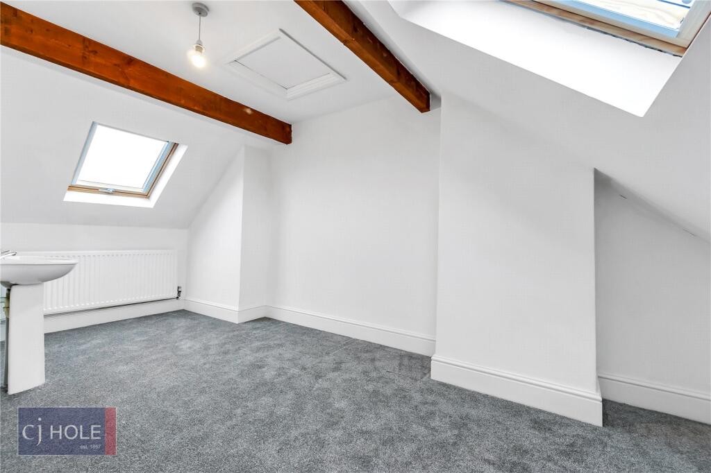 5 bedroom terraced house for rent