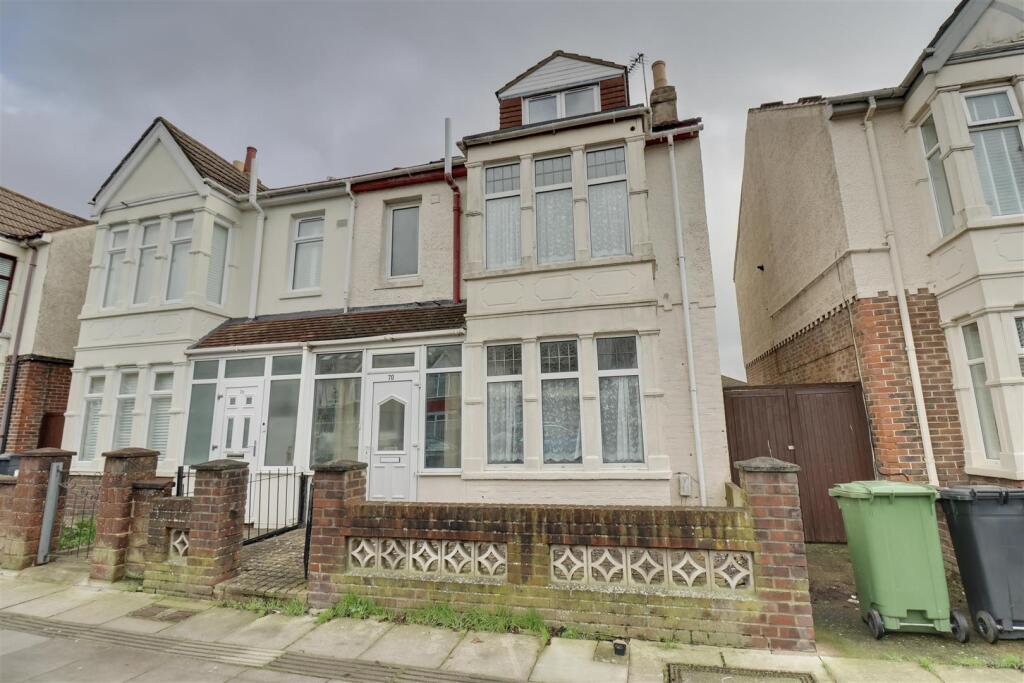 House in Portsmouth, Kingston, Baffins