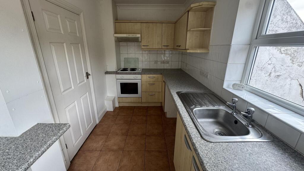 Apartment in Southend-on-Sea - View 4