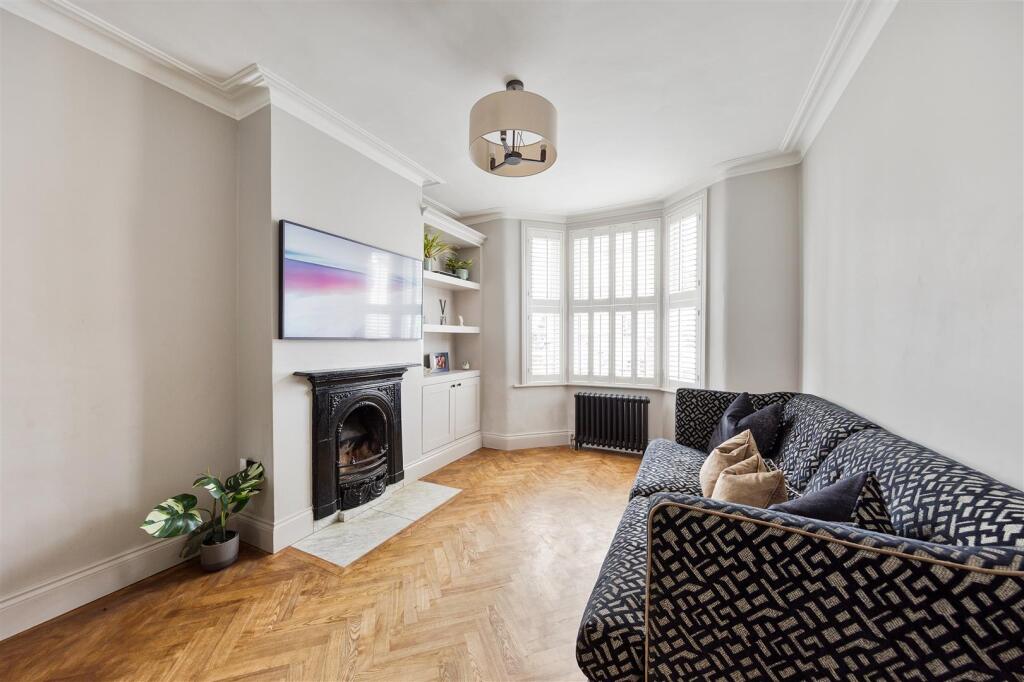 House in London, Central Highams Park, Highams Park - View 2