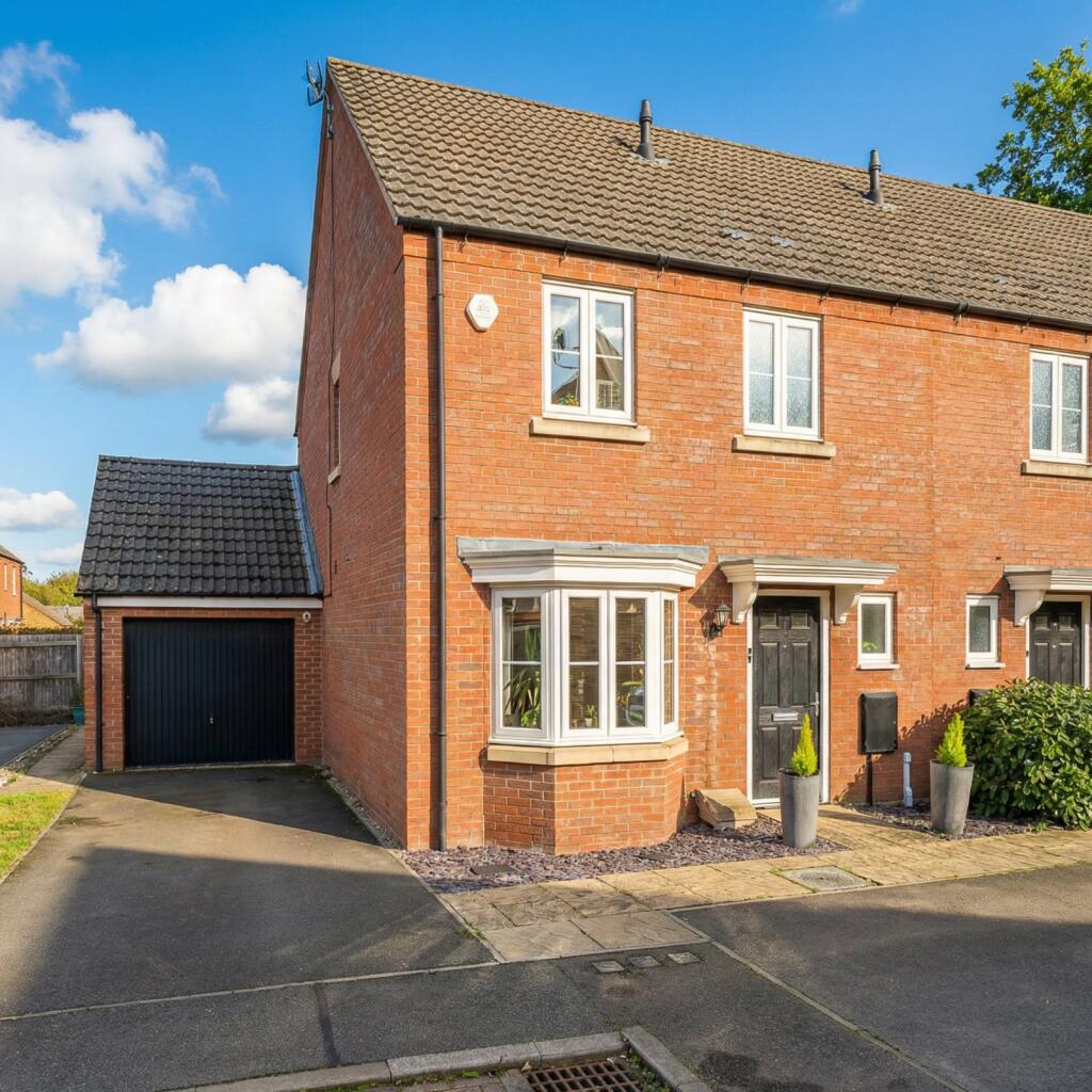 Main image of property: Grebe Close, Calvert, Buckingham, Buckinghamshire, MK18