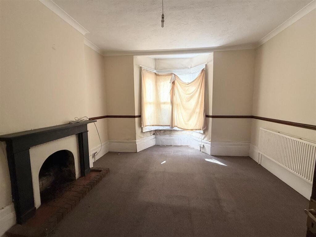 Apartment in Lewes, Newhaven - More