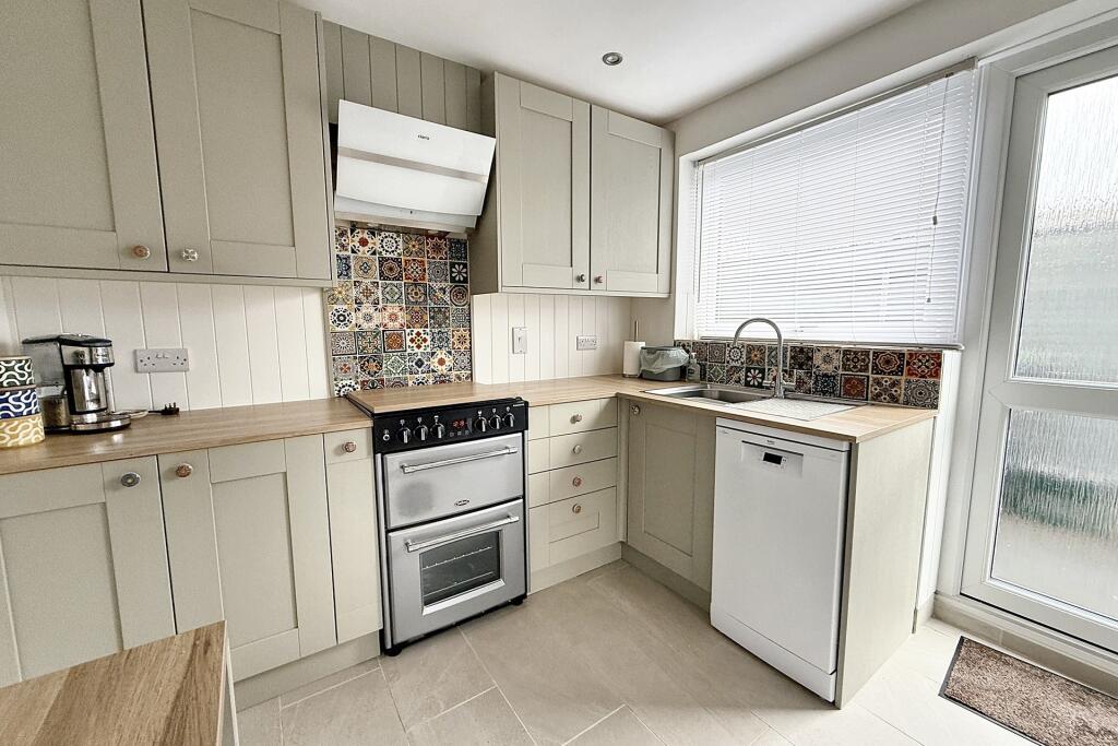 House in Ferndown, Tricketts Cross - View 6