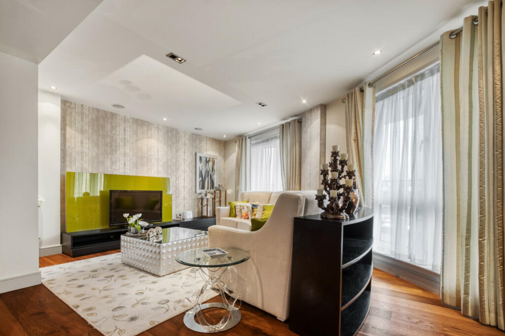 5-bed flat on Imperial Road, London, SW6, £2,400,000
