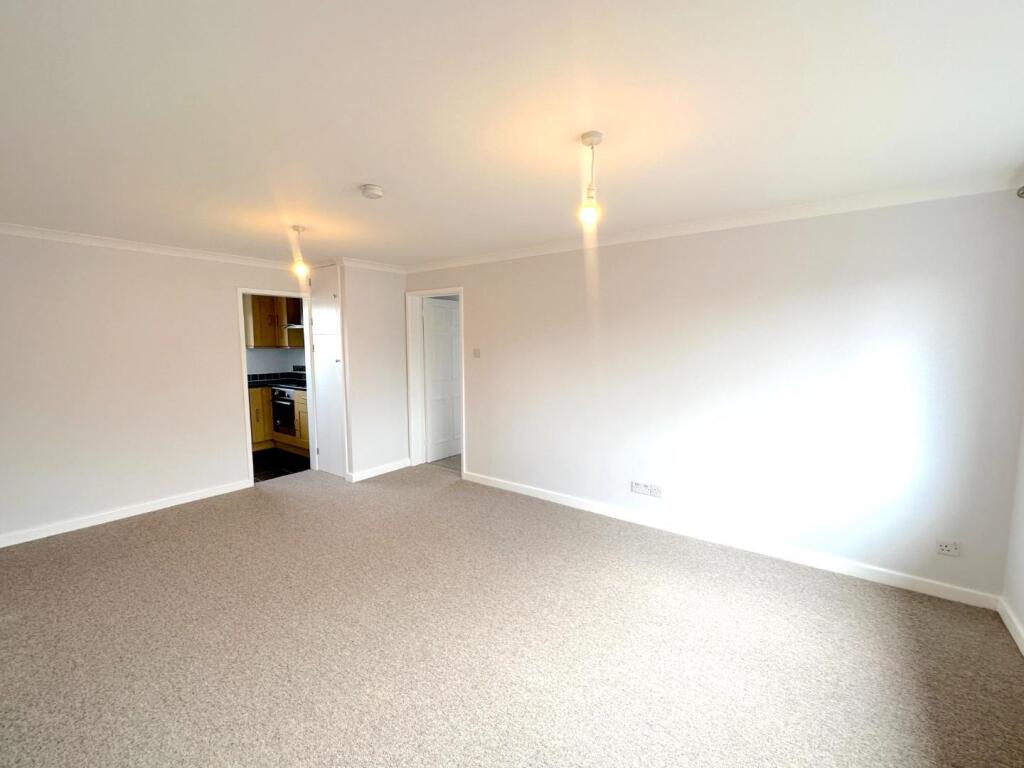 Apartment in Street, Somerset - More