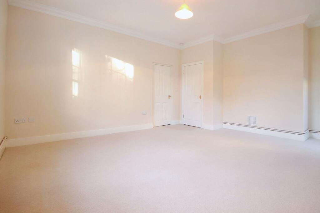 Apartment in Tonbridge - View 4