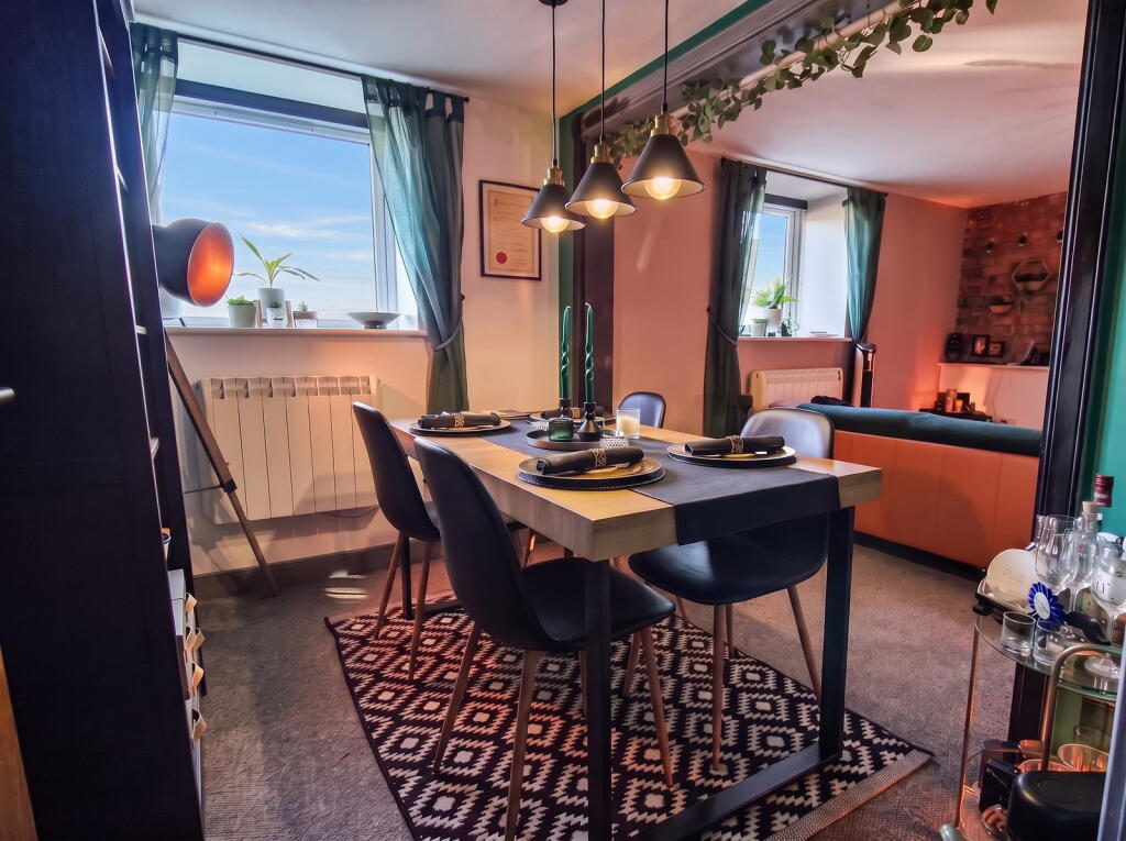 Apartment in Doncaster - View 3